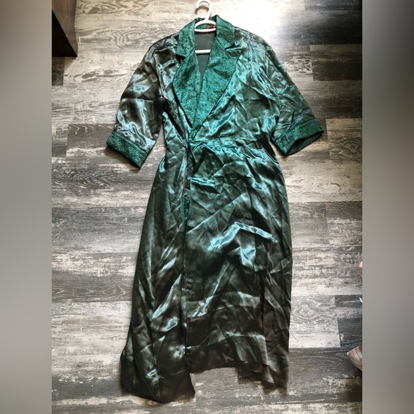 Vintage Ann Gordon Silk Robe - Picture 1 of 3